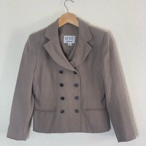 Petite Sophisticate | Vintage beige double breasted blazer jacket size 4P